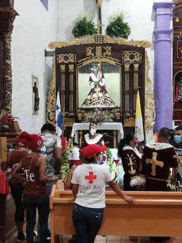 Con restricciones por la pandemia se celebra festividad del Cristo Negro de Portobelo
