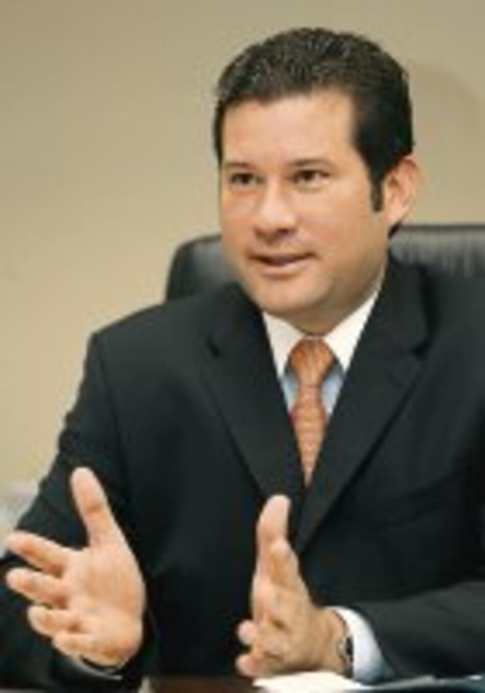 Se disputan la presidencia de Apede