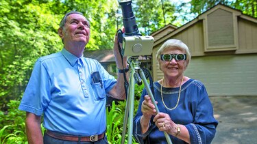Cazadores de la sombra de la Luna