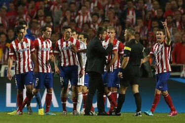 UEFA abre proceso disciplinario contra Diego Simeone y Xabi Alonso