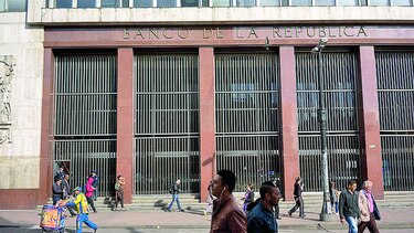 Proponen bajar encajes bancarios