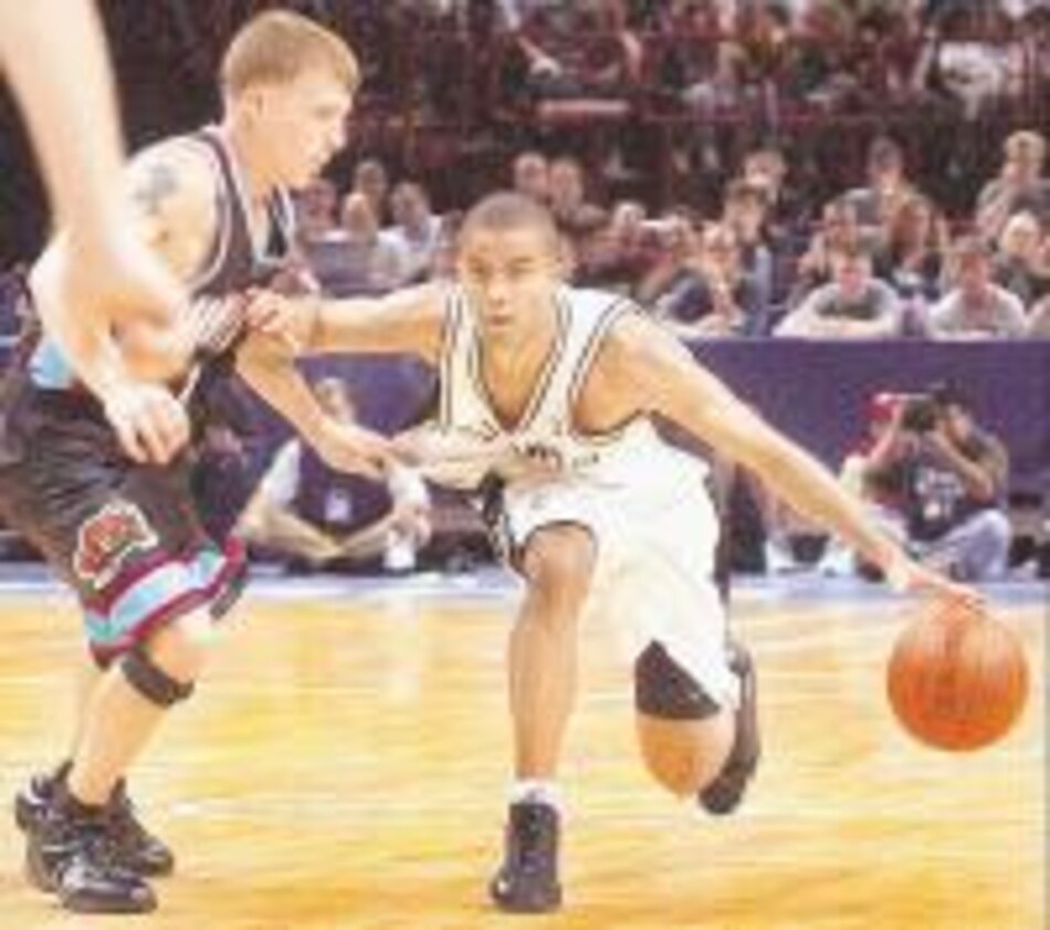 Warriors humillan a los Lakers y sus refuerzos