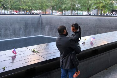 Recuerdan a las víctimas del 11-S con ceremonias solemnes
