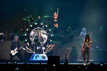 La gira del regreso de Guns N'Roses se extiende en América del Norte