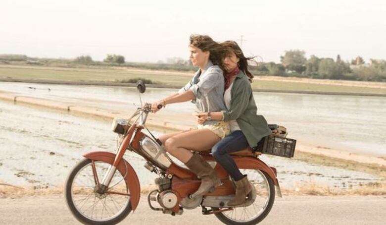 ‘El embarcadero’, un triángulo de sentimientos y misterios