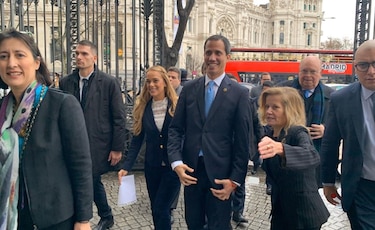 Guaidó llega a España, donde su presencia desata una tormenta política