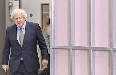 Inglaterra flexibiliza entrada a ciudadanos de 73 países