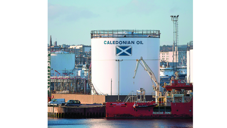 Petróleo promediaría menos de 60 dólares