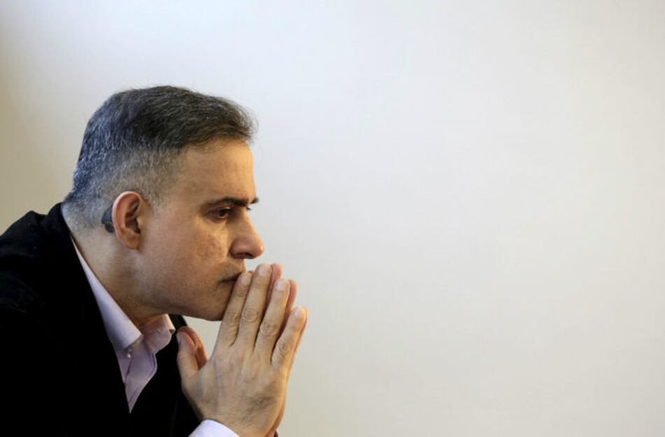 Defensor del Pueblo de Venezuela viaja al Líbano y es increpado por mujeres en conferencia: '¡Mi pueblo se muere, nos están matando!'