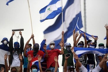 Pence pide a Ortega fin de violencia en Nicaragua y elecciones anticipadas