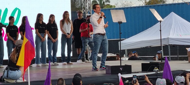 ‘Gobernaremos igual para todos’; Rómulo Roux desde el interior del país