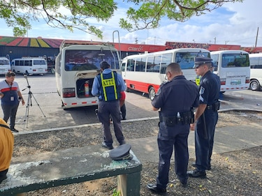 ATTT realiza operativos en terminales de transporte público; retiran cerca de 20 permisos temporales
