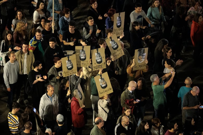 Una marea humana toma el centro de València para exigir la dimisión de Mazón y su Consell