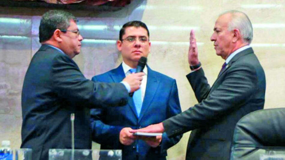Oficialismo asume mando del Congreso