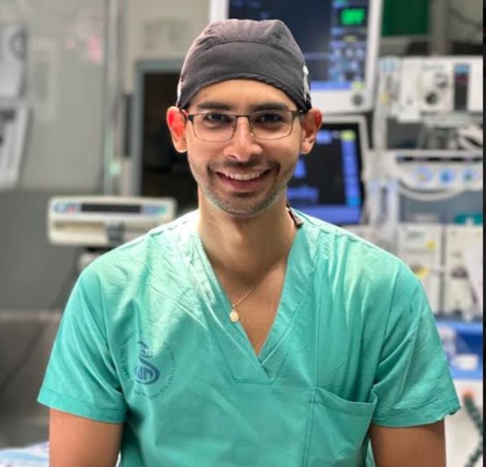 ¿Quién es el médico panameño que participó en la cirugía génica en Israel?