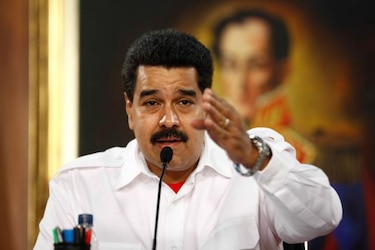 Ministros venezolanos ponen cargos a disposición de Maduro