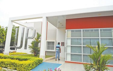 Rector de la Universidad de Panamá se niega a explicar costosas obras