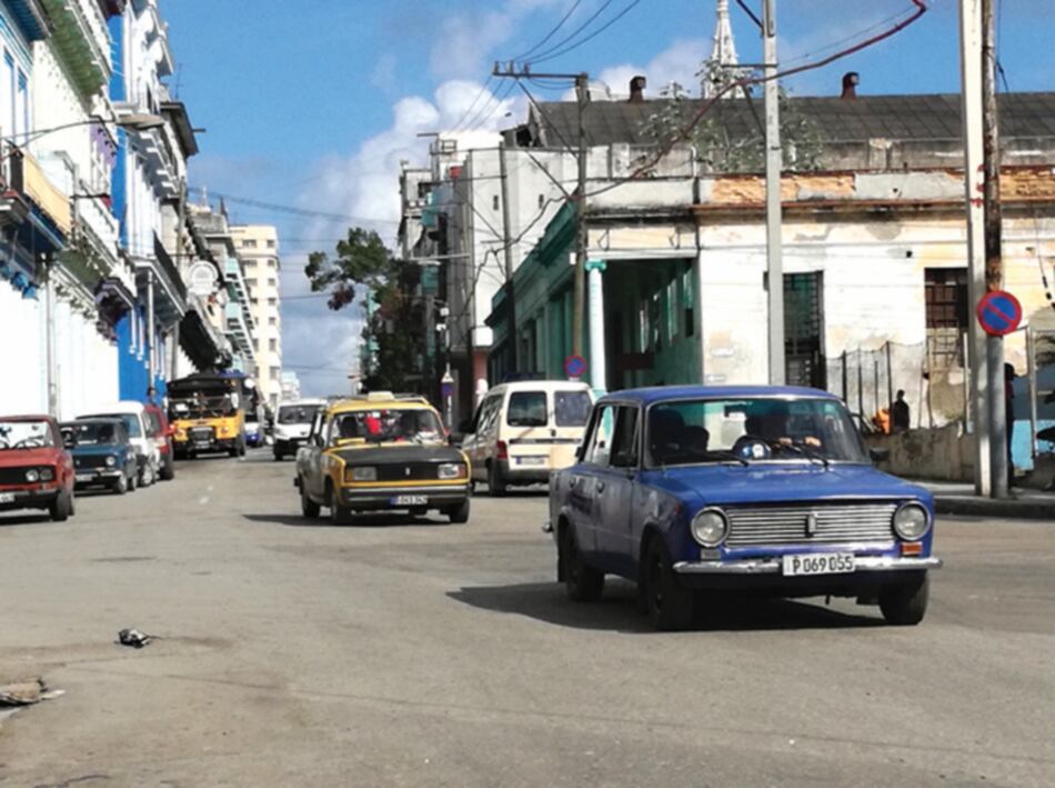 Demanda por el dólar se dispara en Cuba