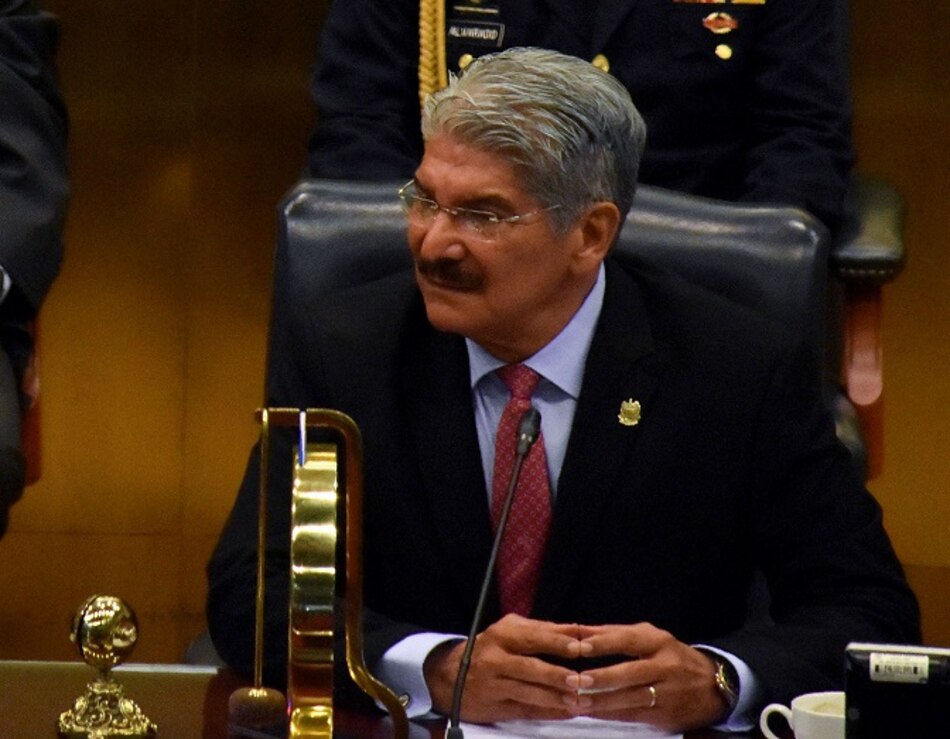 Ordenan detención de exdiputado de El Salvador acusado de negociar con pandillas