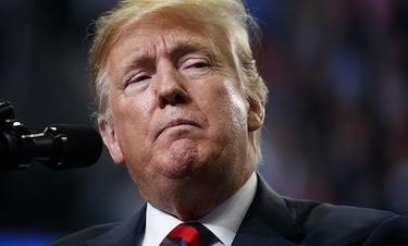 Trump evalúa abrir investigaciones federales contra Google y Facebook