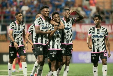 Jorlian Sánchez tuvo una noche mágica con el hat-trick y Plaza Amador se llevó el Clásico Nacional