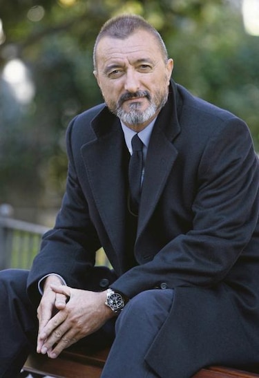 De reportero de guerra a superventas: Pérez Reverte cumple 60 años