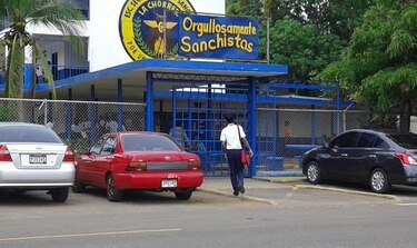 Escuelas suspenden clases por temor a contagios de influenza
