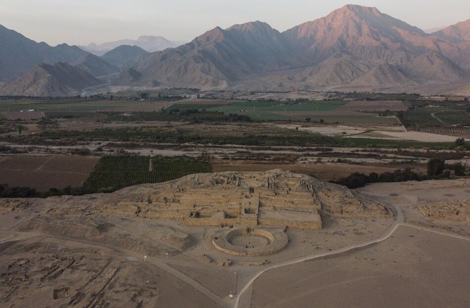 La milenaria ciudad de Caral recibe el máximo sello turístico de Perú