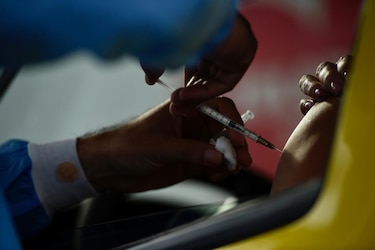 Canciller Mouynes: Esta semana llegan 450 mil vacunas de Pfizer