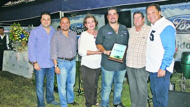 Distribuidora David Ford, en la Feria de Azuero