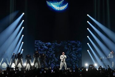 J Balvin postula su candidatura al trono del reggaeton en el Pabellón Olímpic de Badalona