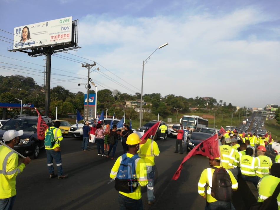 Suntracs realiza ‘huelga de advertencia’; declaran sesión permanente en negociaciones