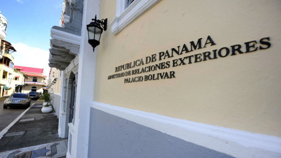 Declaran desierto primer lugar del concurso de ensayo Ernesto Castillero Pimentel