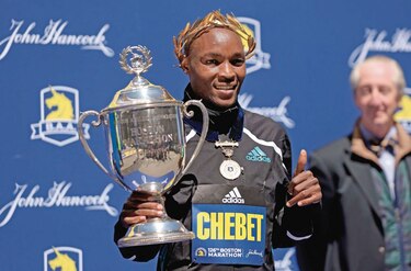 Kenianos Chebet y Jepchirchir dieron cátedra en la gran Maratón de Boston