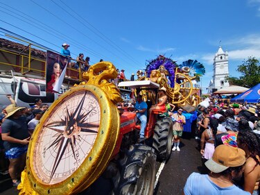 Música, agua y diversión en los carnavales 2024 de Panamá