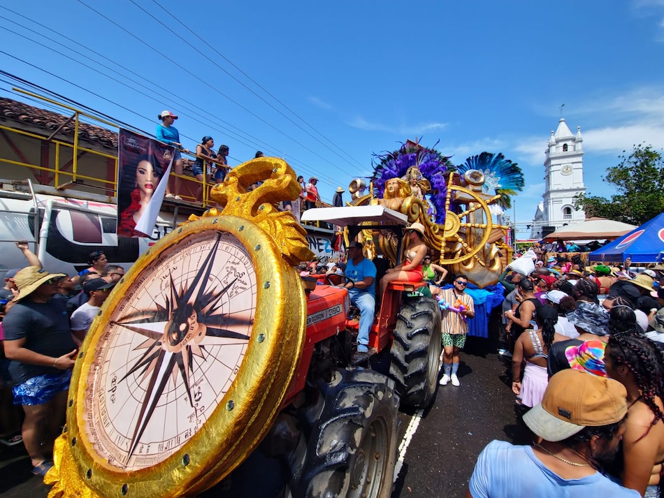 Música, agua y diversión en los carnavales 2024 de Panamá