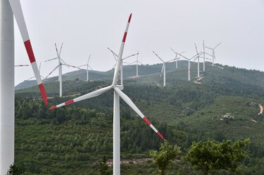 Delincuentes blanquean dinero invirtiendo en plantas de energía solar y eólica en Italia