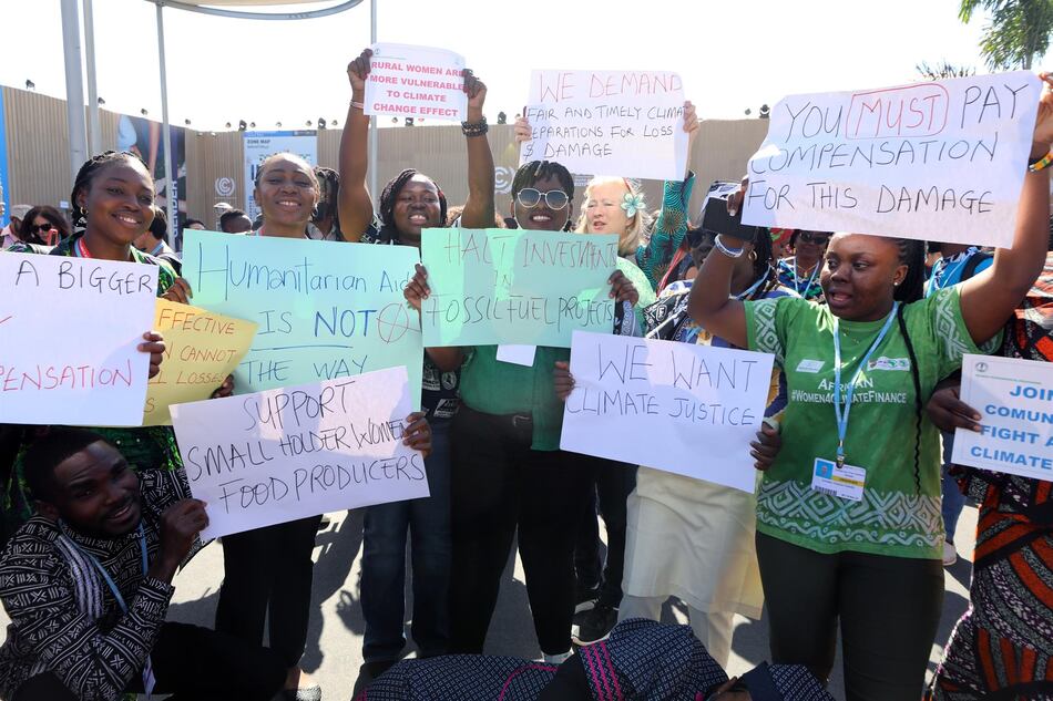 COP 27 avanza en medio de declaraciones y protestas
