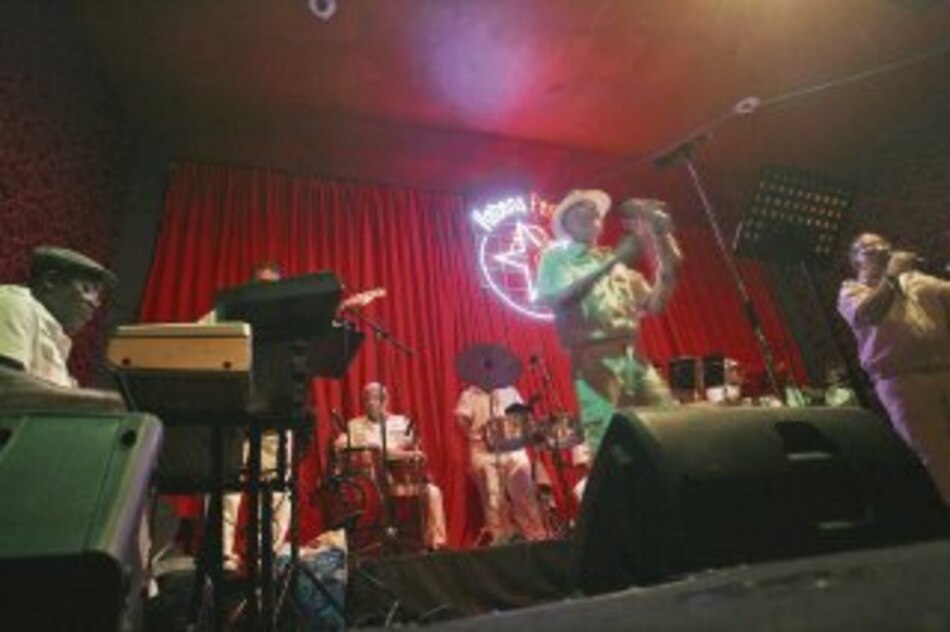 Bailar al son de la salsa