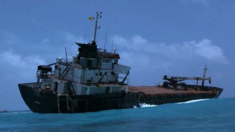 Tras encallar barco de bandera panameña hay alerta ambiental en San Andrés