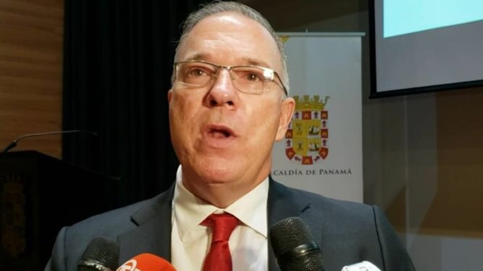 Alcalde José Luis Fábrega cambia fecha de consulta