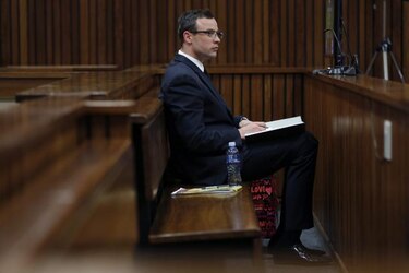 Médico de Pistorius le describe como un hombre marcado por su discapacidad