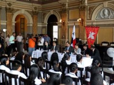 Tres institutores fueron expulsados y reubicados a otros planteles