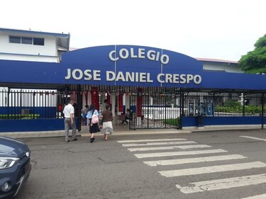 Docentes del Colegio José Daniel Crespo levantan paro