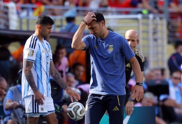 Scaloni sale en defensa de sus ‘guerreros’ por ‘aguantar baldazos de agua fría’