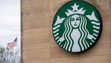 Starbucks abre primera cafetería en Italia