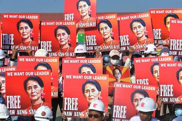 Enviado de la ONU advierte de escalada en Birmania; Aung San Suu Kyi bajo nuevas acusaciones