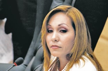 El contrato del que Yanibel Ábrego no quiere hablar