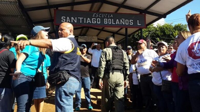 Ánimos caldeados en el 4-6 en votaciones para elegir diputado