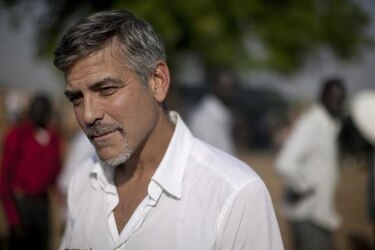 Clooney visita volátil región de Sudán